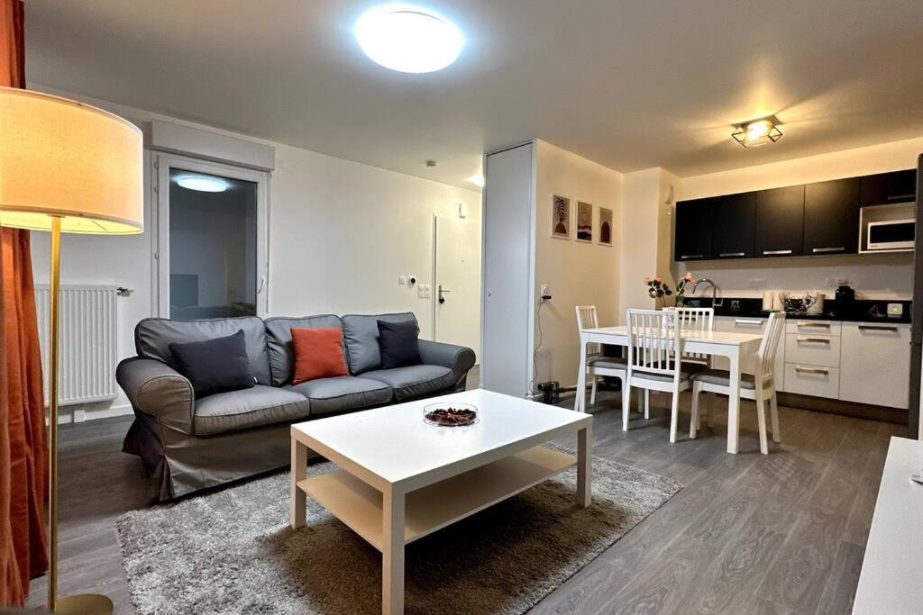 Appartement Cozy - Quartier Residentiel Мелён Экстерьер фото