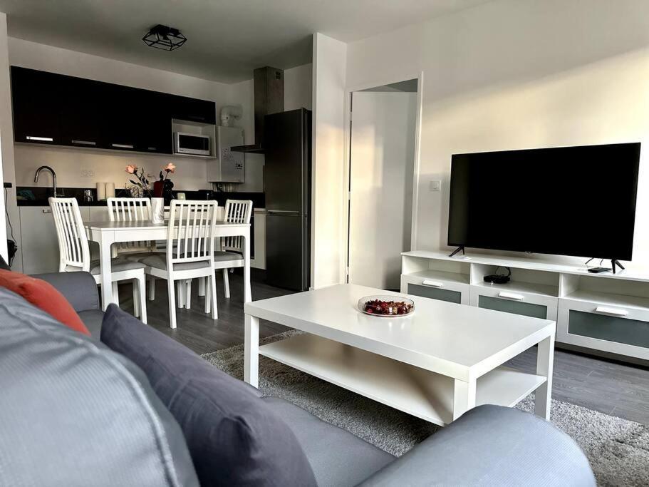 Appartement Cozy - Quartier Residentiel Мелён Экстерьер фото