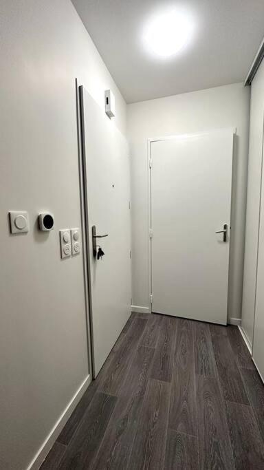 Appartement Cozy - Quartier Residentiel Мелён Экстерьер фото